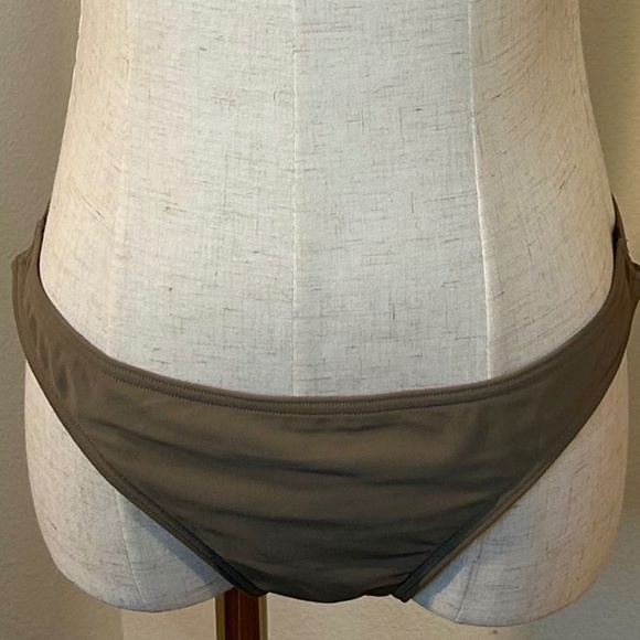 Triangle bikini top and bottom Pre Owned - Picture 3 of 5